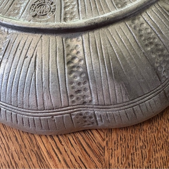 Vintage Wilton Pewter (RWP) Open Clam Serving Dish - Picture 5 of 6